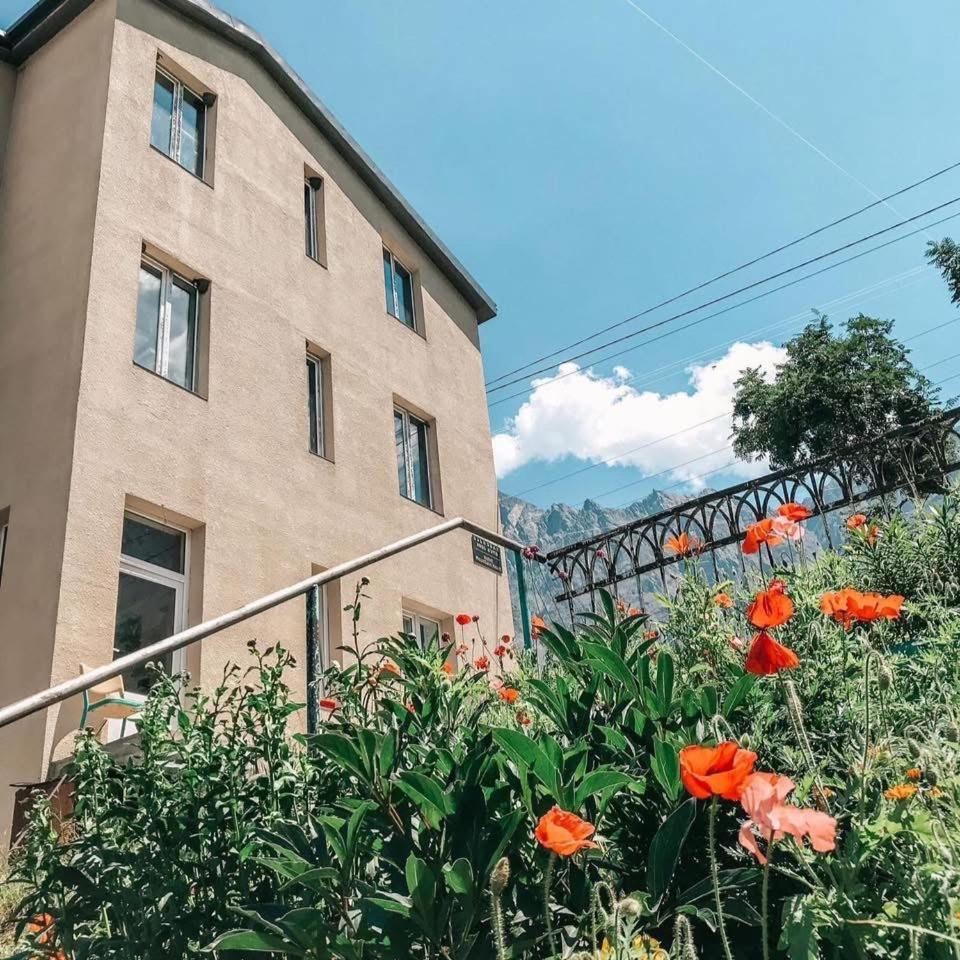 Mountain Heart Bed & Breakfast Kazbegi Dış mekan fotoğraf